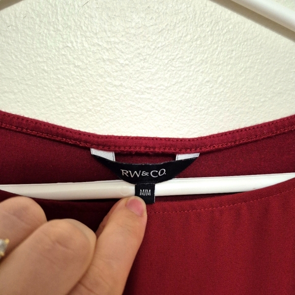 RW&Co Women’s Burgundy Sleeveless Top – Size M - Picture 3 of 5